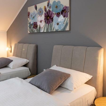 Apartmani Gundulic Ossero Esterno foto