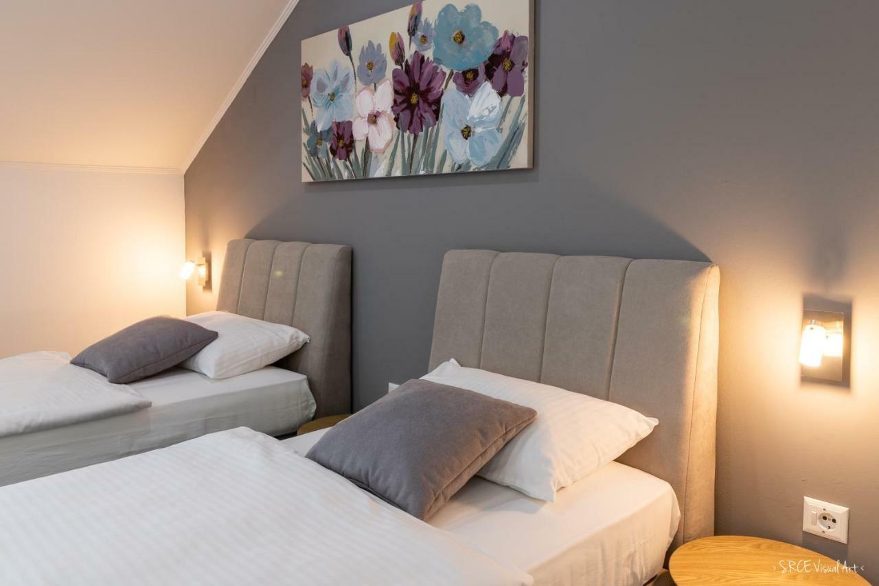 Apartmani Gundulic Ossero Esterno foto