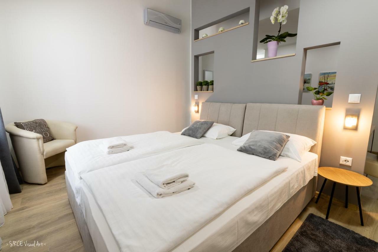 Apartmani Gundulic Ossero Esterno foto