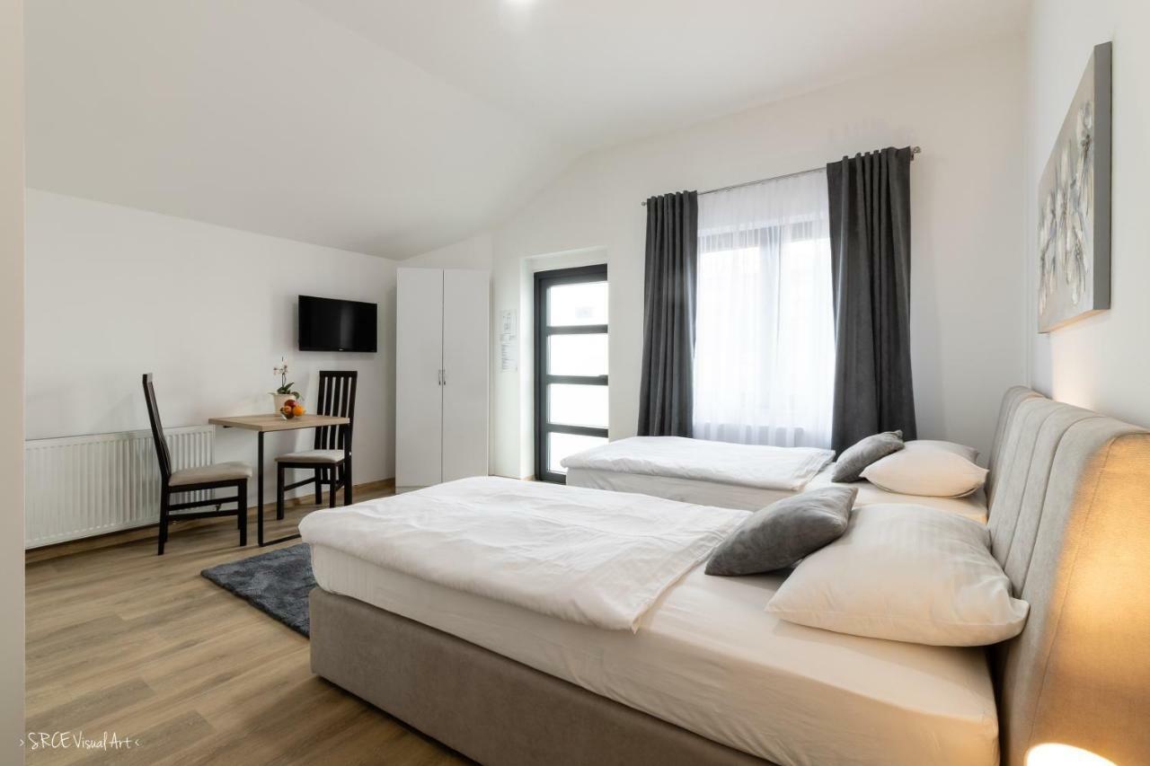Apartmani Gundulic Ossero Esterno foto