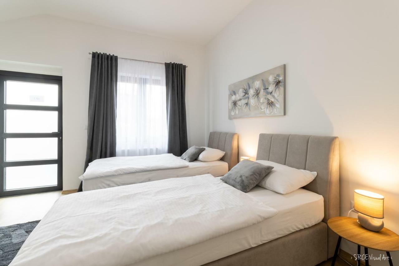 Apartmani Gundulic Ossero Esterno foto